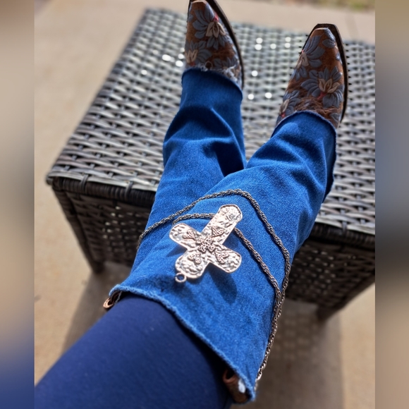 Chains & Cross BOOT COVERS - Picture 7 of 9